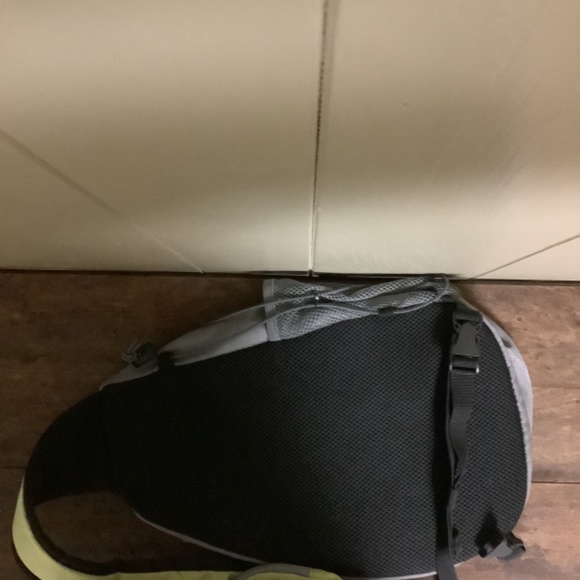Eddie Bauer ripstop sling bag. - Picture 4 of 7